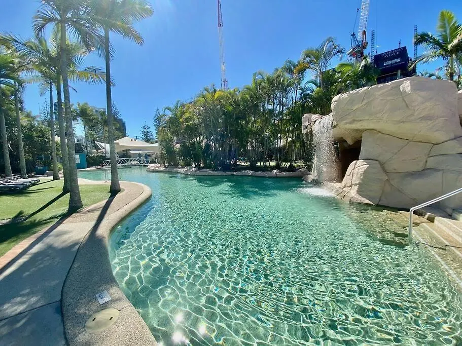 Poolside Villa, Direct Access #45 Gold Coast