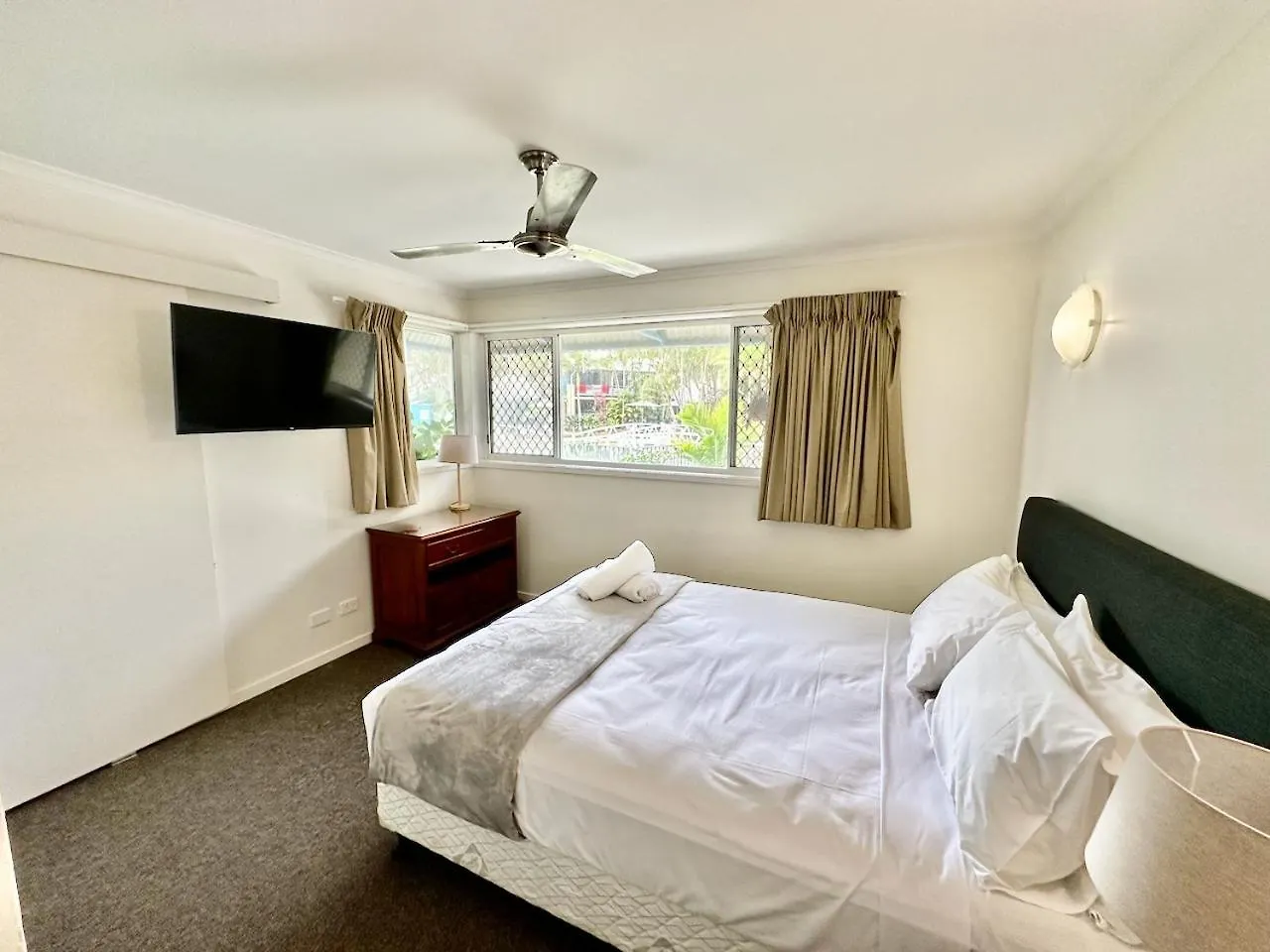 Poolside Villa, Direct Access #45 Gold Coast Australia