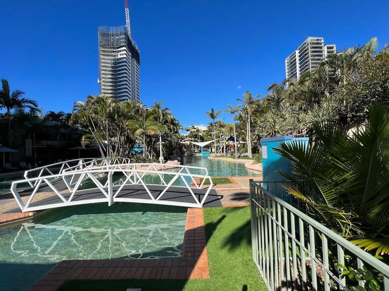 Poolside Villa, Direct Access #45 Gold Coast